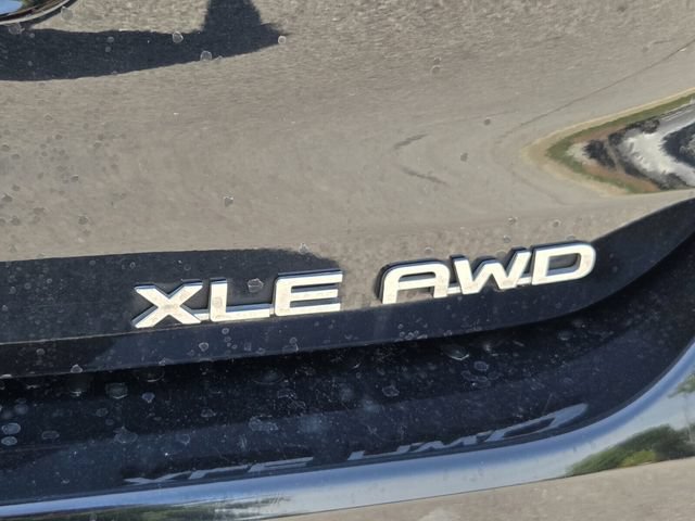 Used 2022 Toyota Highlander XLE AWD/4WD image 38