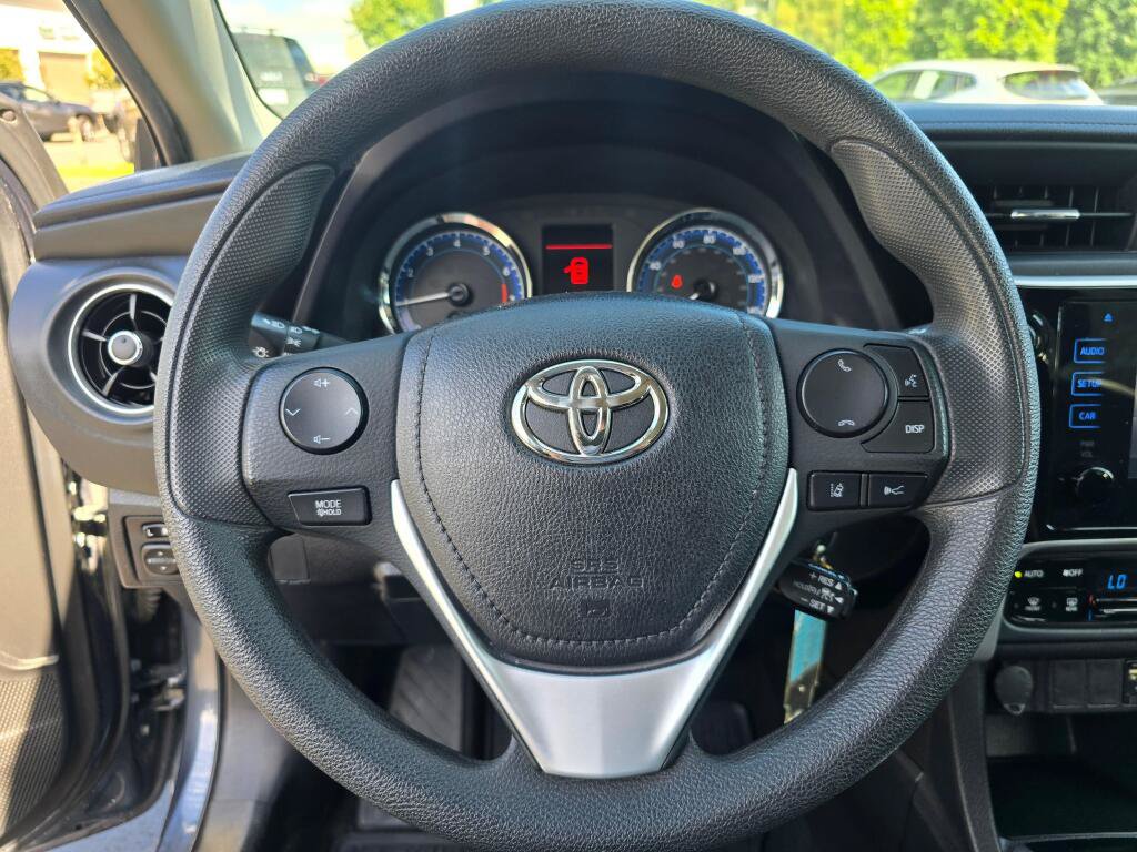 Used 2019 Toyota Corolla LE FWD image 18