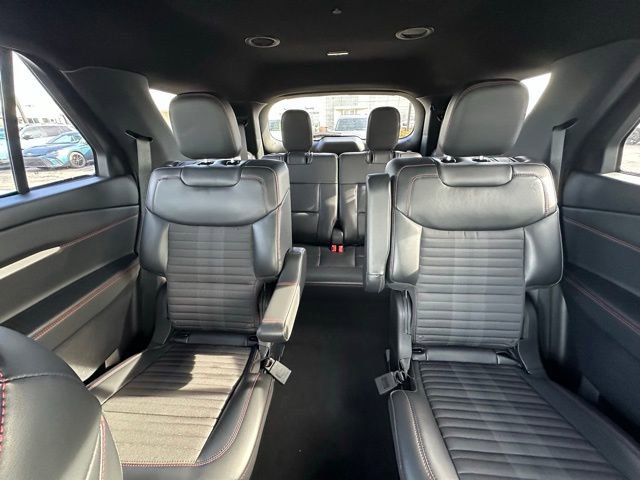 Used 2025 Ford Explorer ST-Line image 32