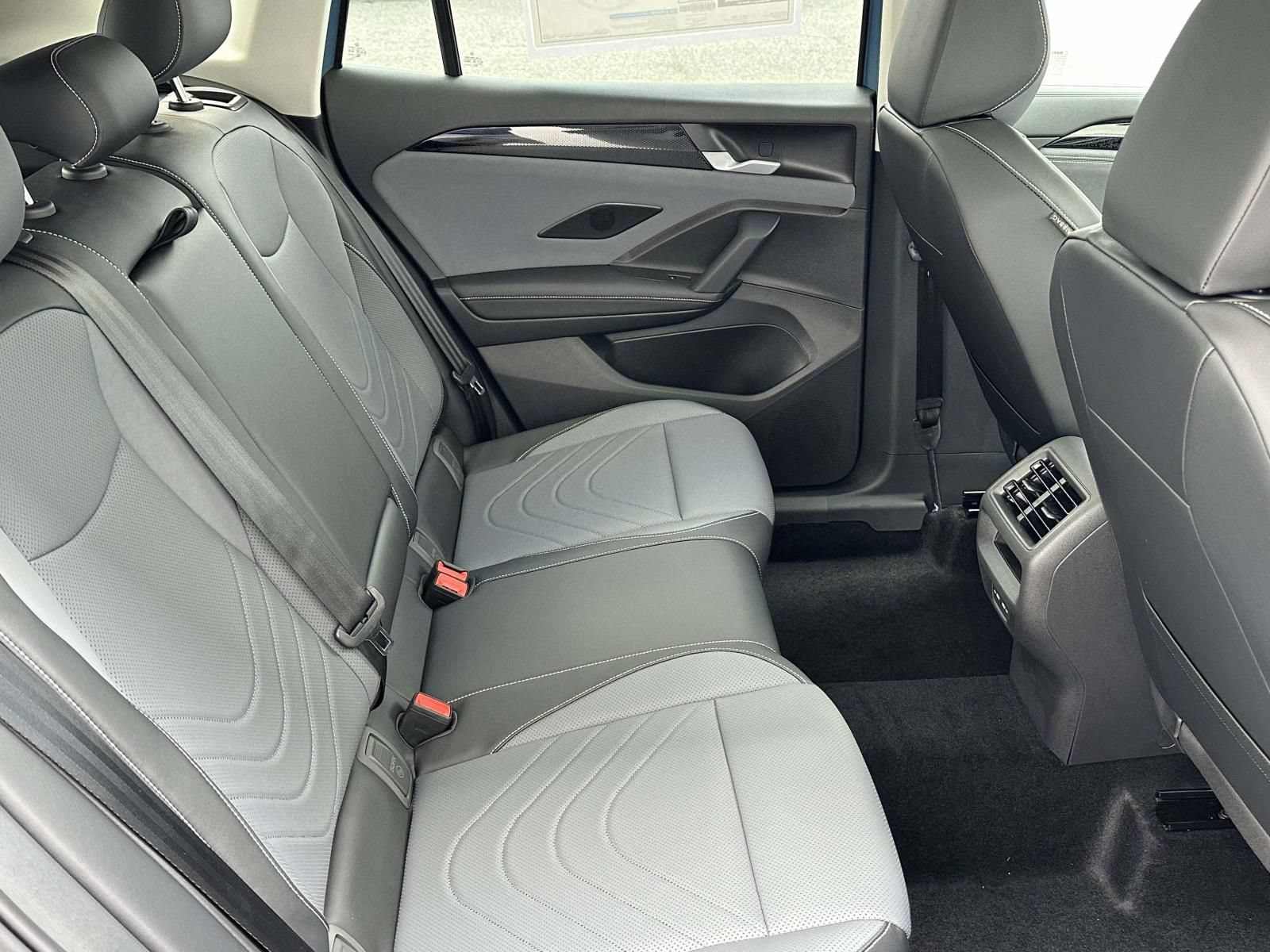 New 2026 Volkswagen Tiguan SE AWD/4WD image 15