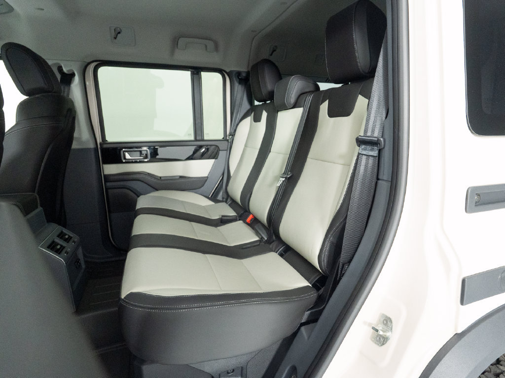 Used 2025 INEOS Grenadier Station Wagon AWD/4WD image 38