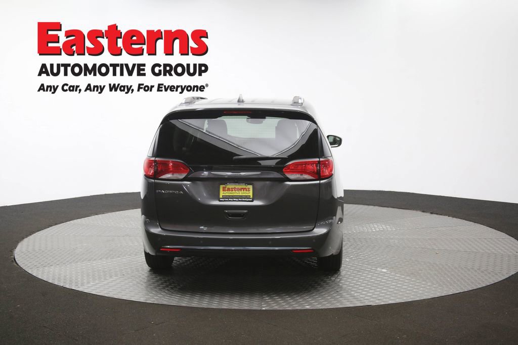Used 2017 Chrysler Pacifica Touring-L Plus w/ Advanced Safetytec Group FWD image 40