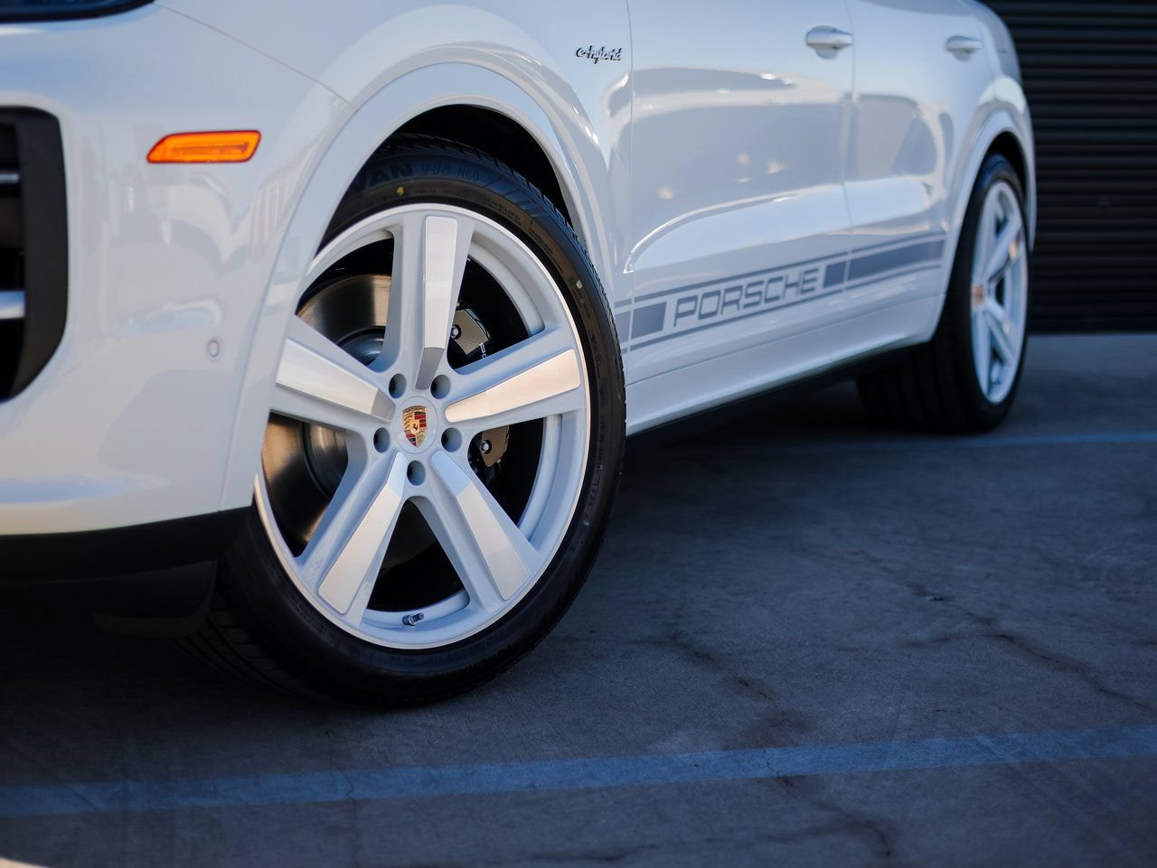 New 2026 Porsche Cayenne E-Hybrid Coupe AWD/4WD image 12