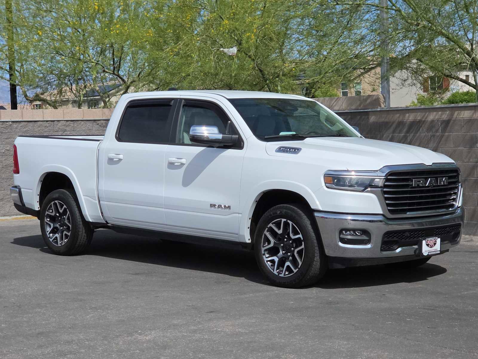 Used 2025 RAM 1500 Laramie w/ Advanced Safety Group II AWD/4WD image 3