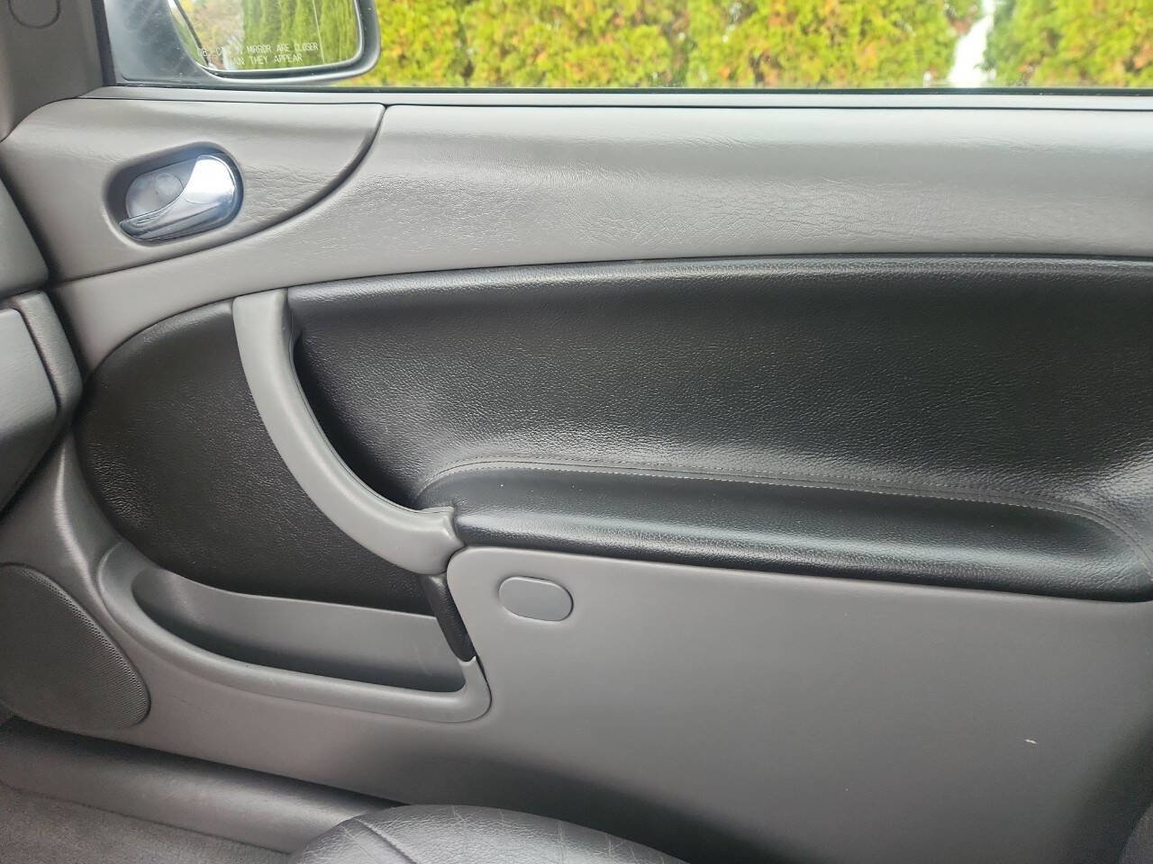 Used 2003 Saab 9-3 SE image 12