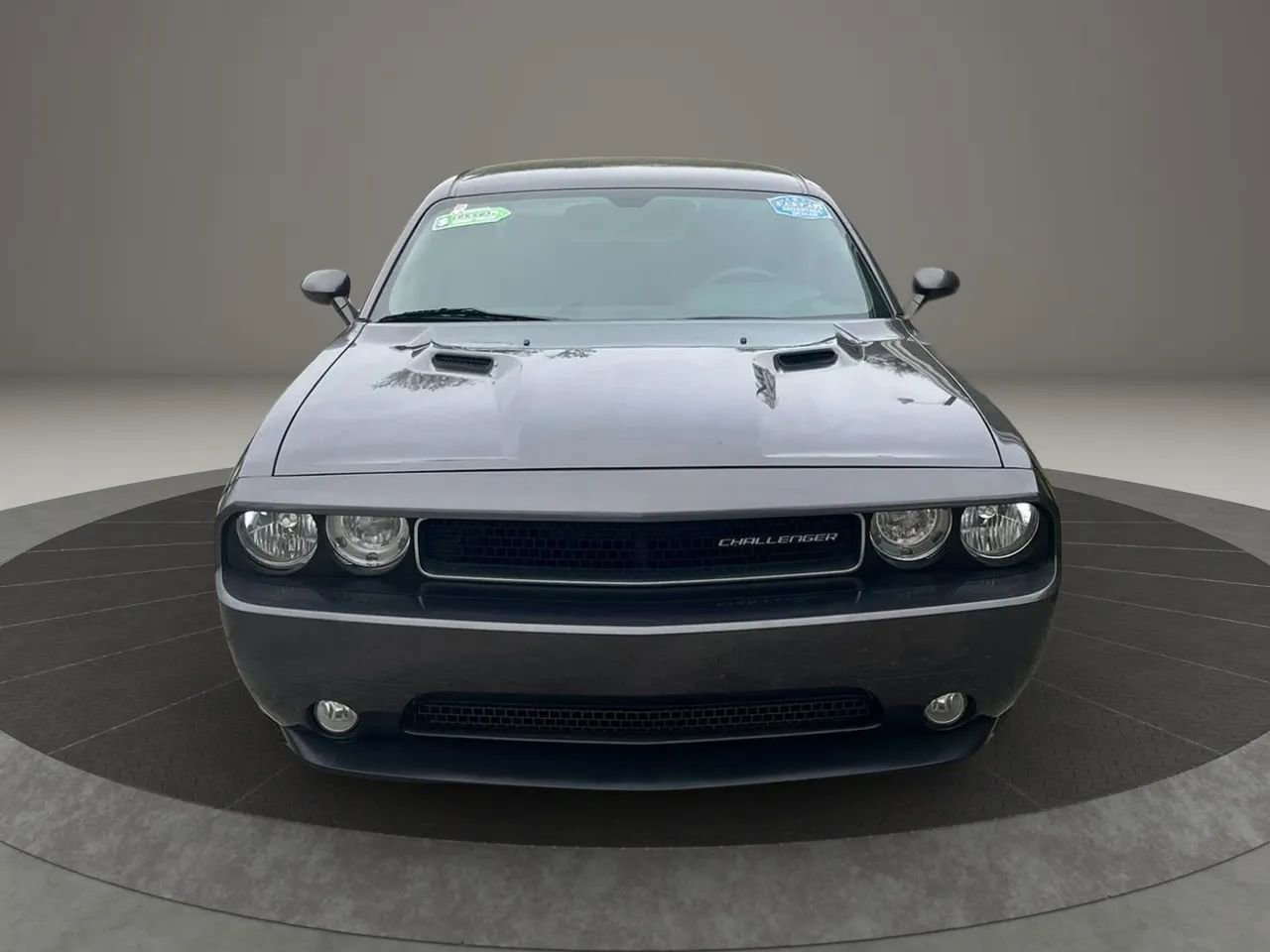 Used 2014 Dodge Challenger SXT RWD image 2