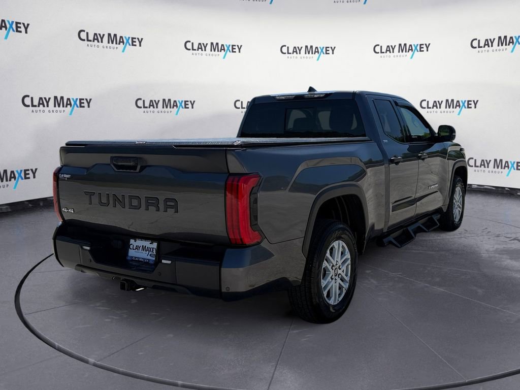 Used 2022 Toyota Tundra SR5 w/ SR5 Convenience Package AWD/4WD image 5