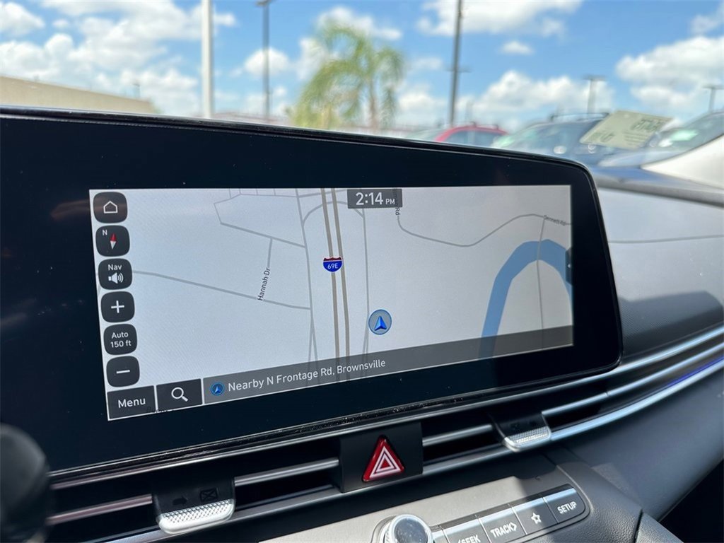 Used 2024 Hyundai Elantra Blue image 14