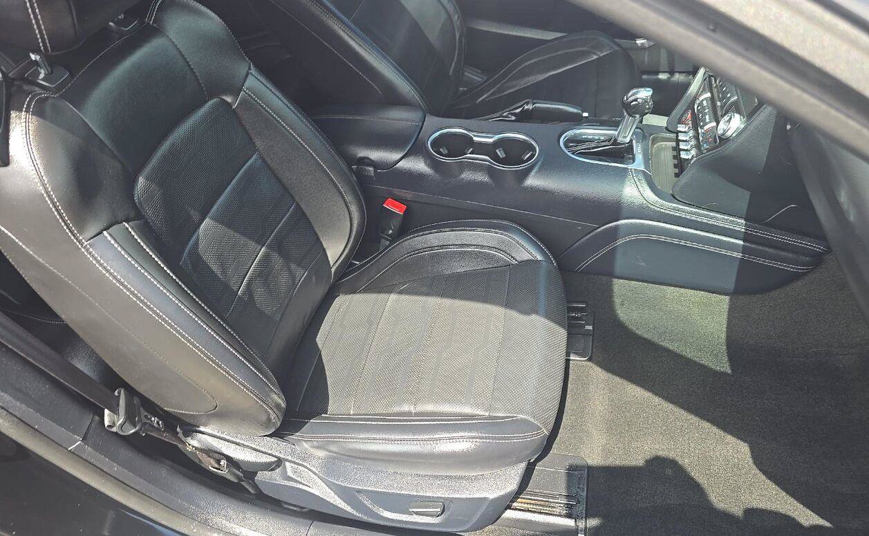 Used 2018 Ford Mustang GT Premium w/ Equipment Group 401A RWD image 10