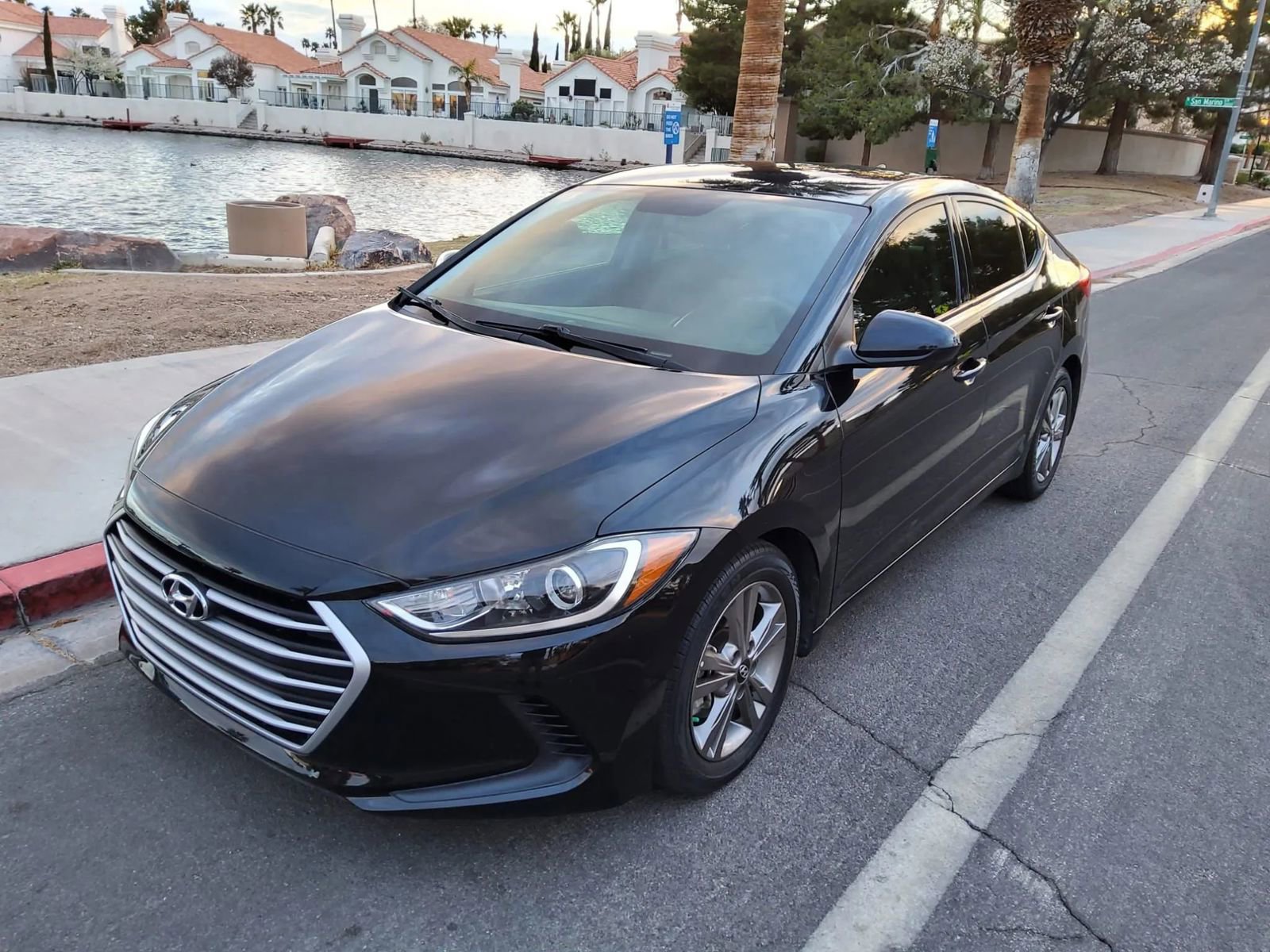 Used 2017 Hyundai Elantra SE image 1