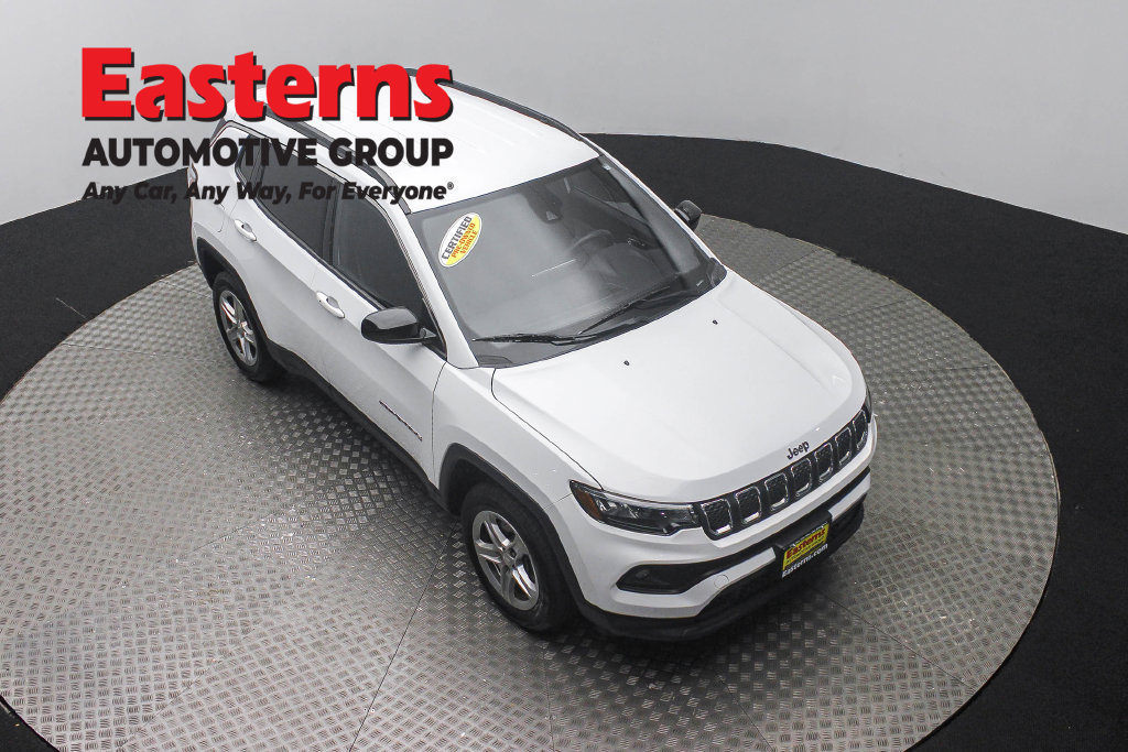 Used 2024 Jeep Compass Latitude AWD/4WD image 4