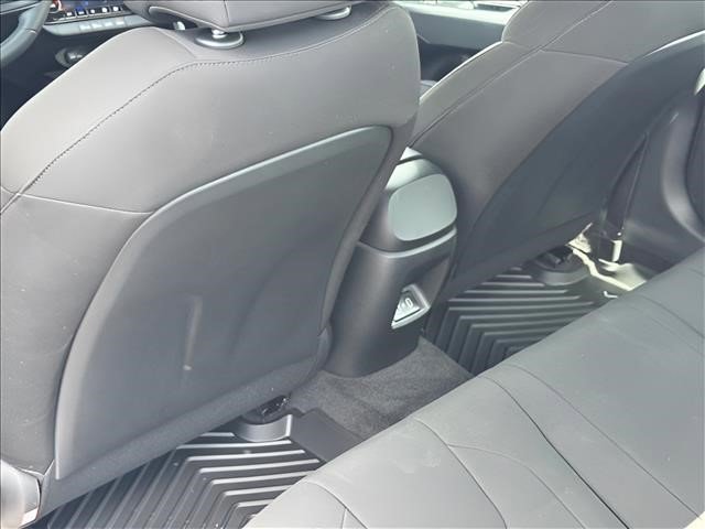 Certified 2025 Hyundai Elantra SEL FWD image 20