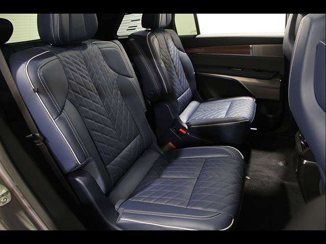 New 2026 Cadillac Vistiq Premium Luxury AWD/4WD image 17