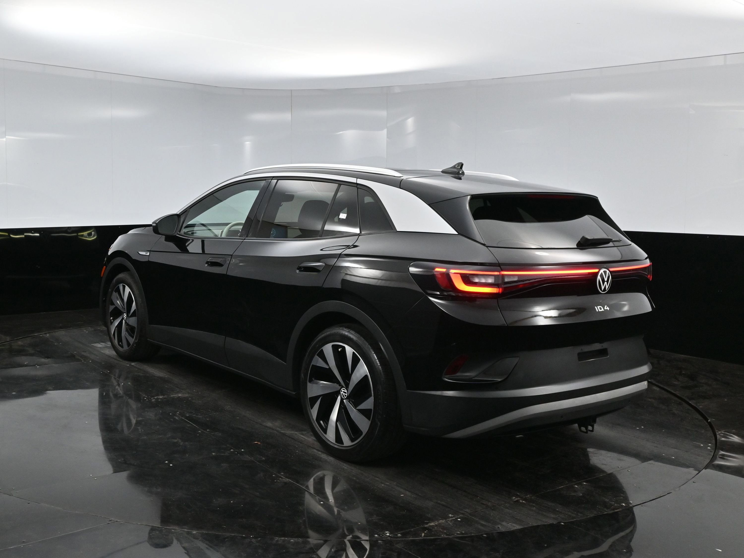 Used 2021 Volkswagen ID.4 1st Edition w/ ID.4 Protection Package image 5