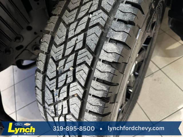 Used 2017 Nissan Titan SV image 22