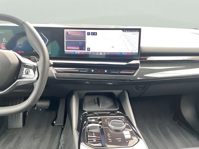 Certified 2024 BMW 530i w/ Premium Package image 17