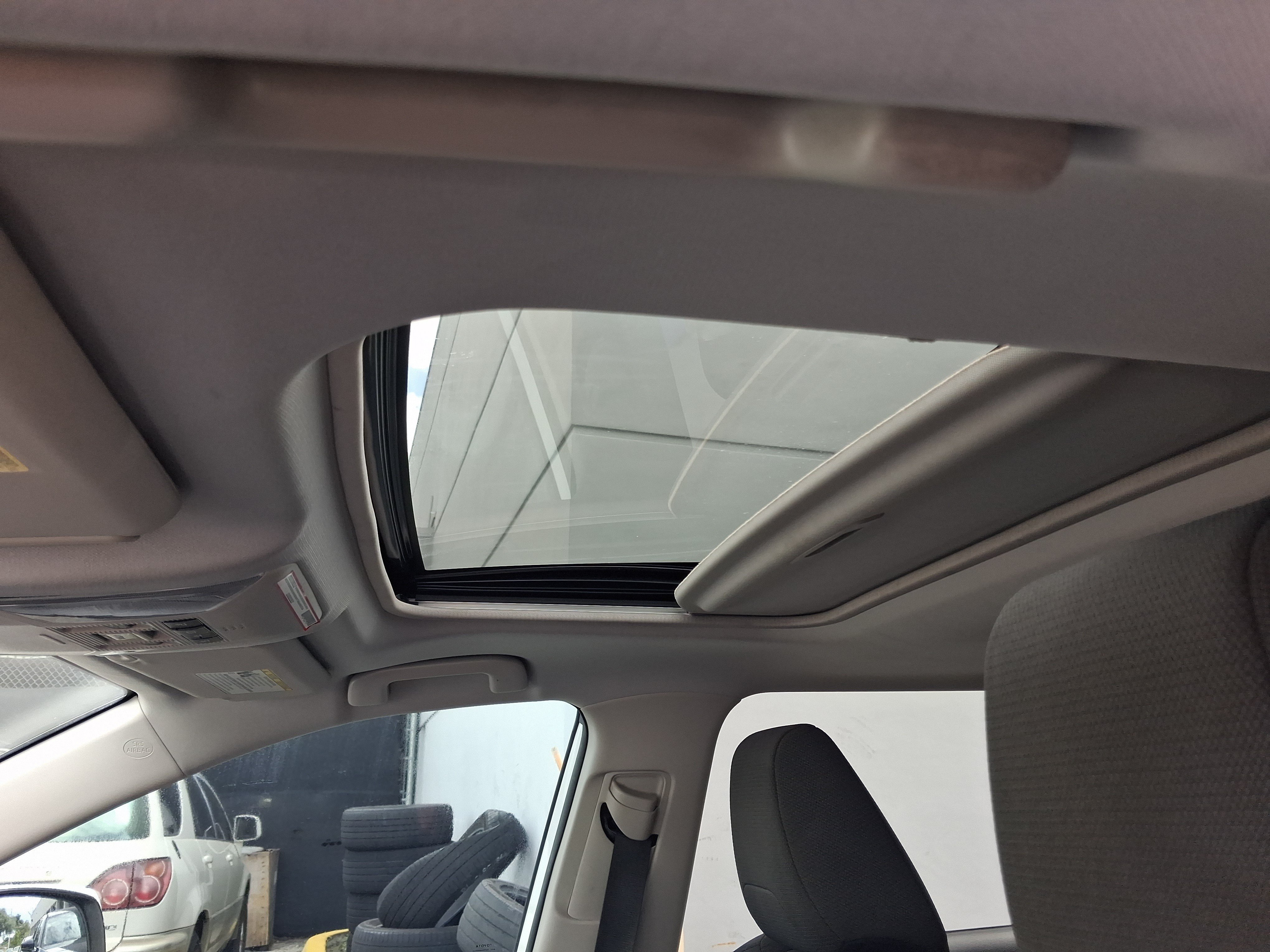 Used 2019 Toyota RAV4 XLE w/ Convenience Package FWD image 10