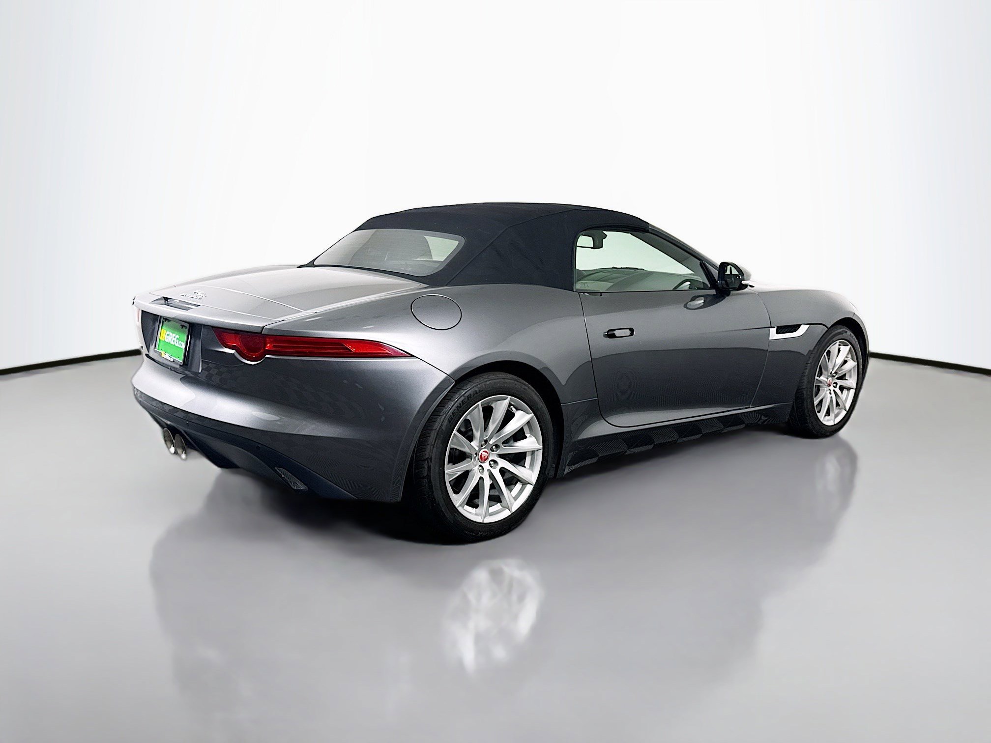 Used 2016 Jaguar F-TYPE Convertible image 10