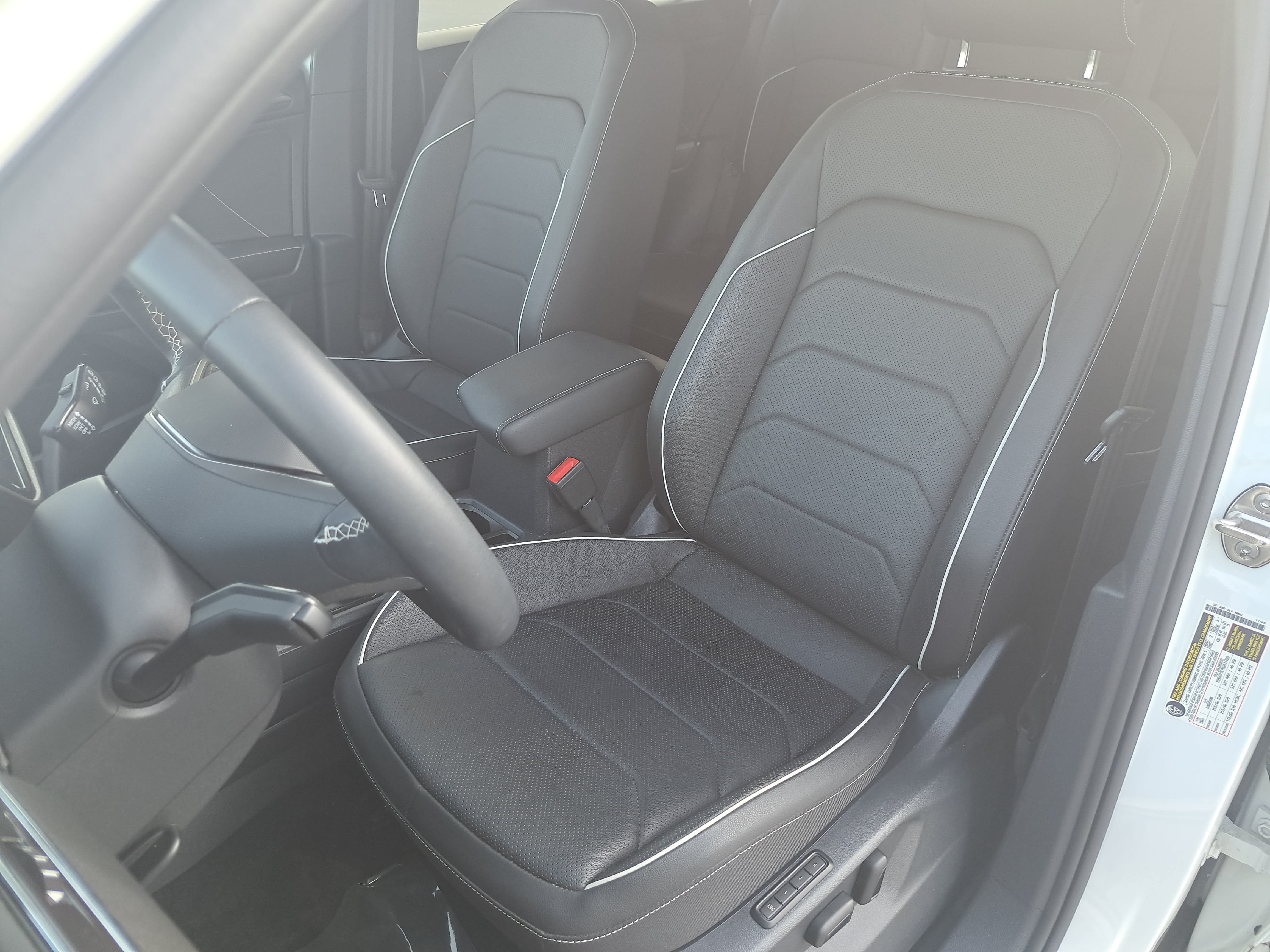Certified 2023 Volkswagen Tiguan SEL R-Line AWD/4WD image 16