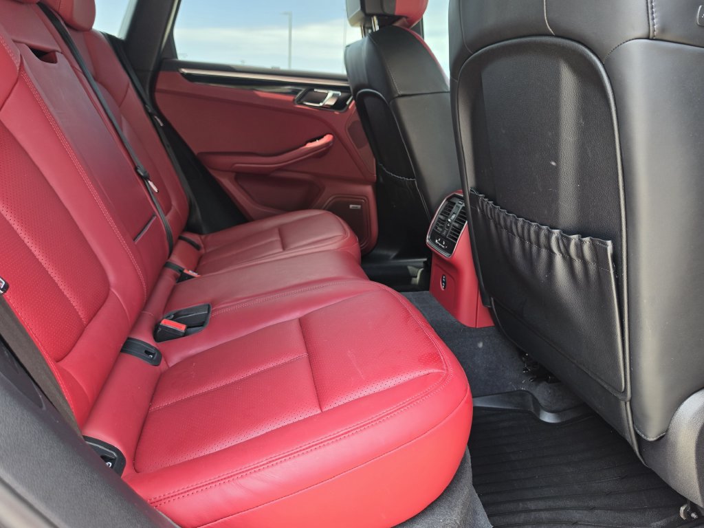Certified 2024 Porsche Macan Turbo AWD/4WD image 32