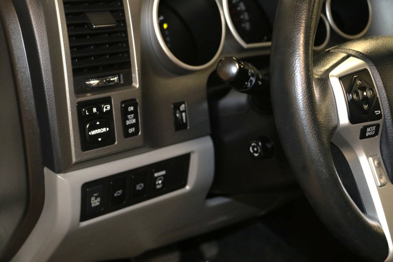 Used 2017 Toyota Sequoia Limited w/ Safety & Convenience Package AWD/4WD image 37