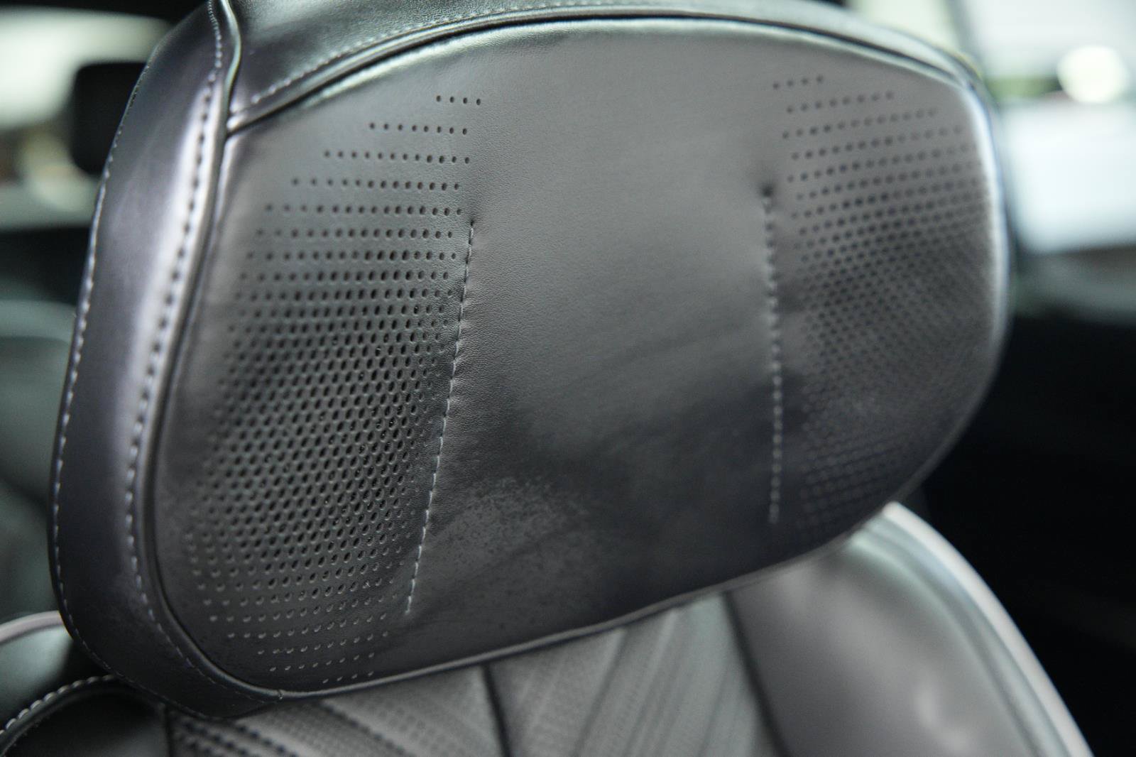 Used 2026 Cadillac Vistiq Platinum w/ LPO, Floor Liner Package AWD/4WD image 31