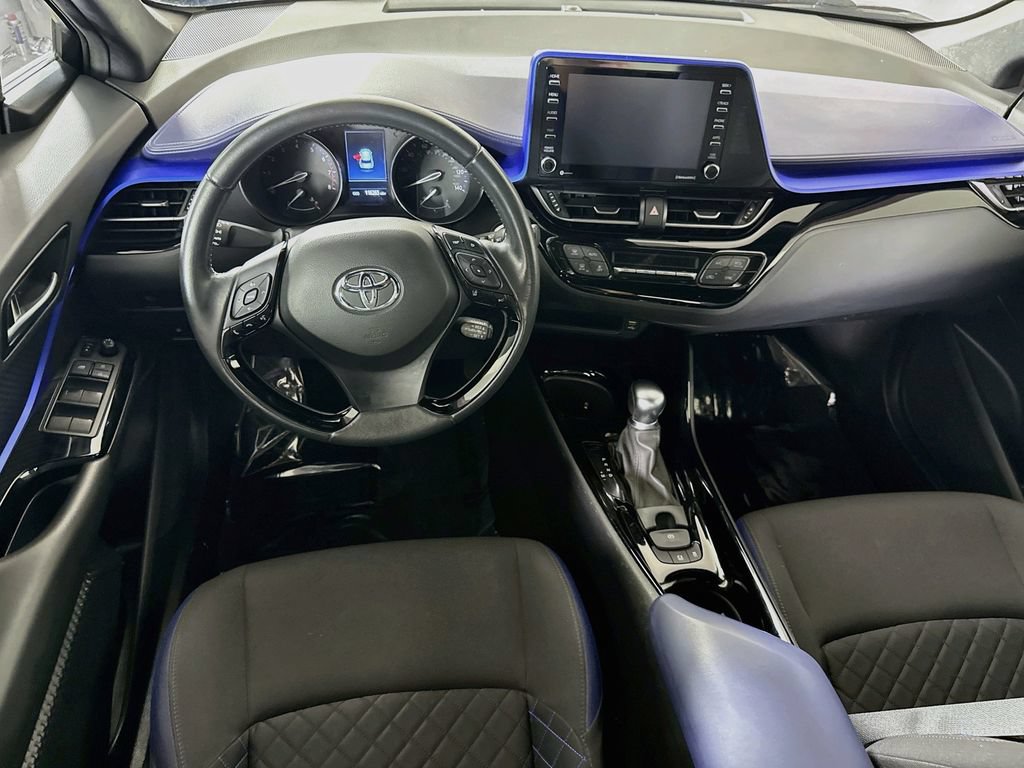 Used 2021 Toyota C-HR XLE FWD image 4