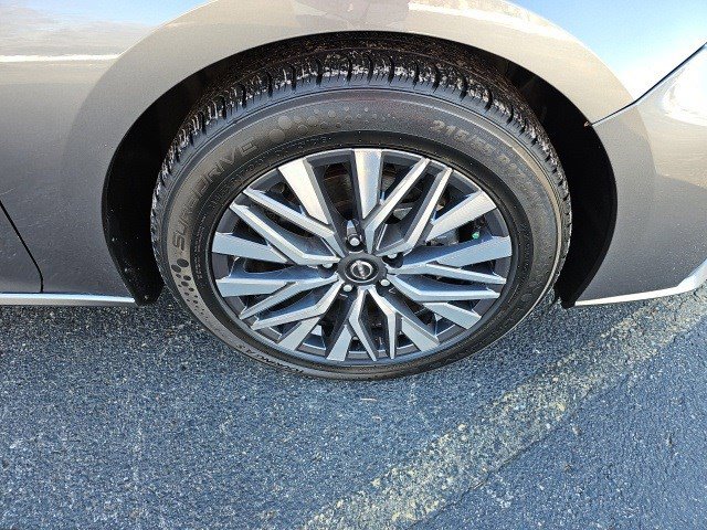 Used 2023 Nissan Altima 2.5 SV image 10