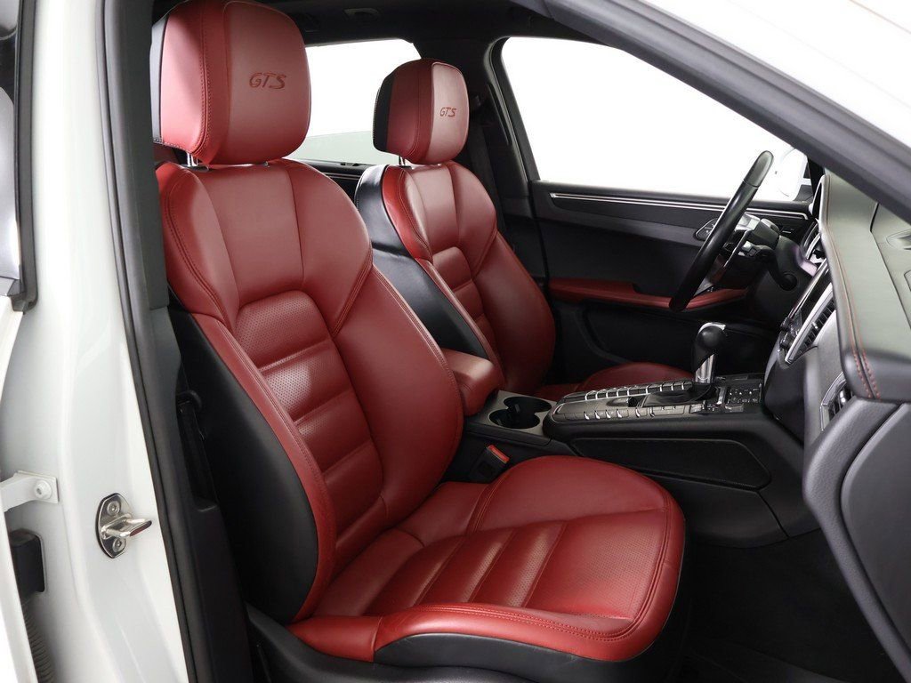 Used 2018 Porsche Macan GTS w/ Premium Package Plus image 36