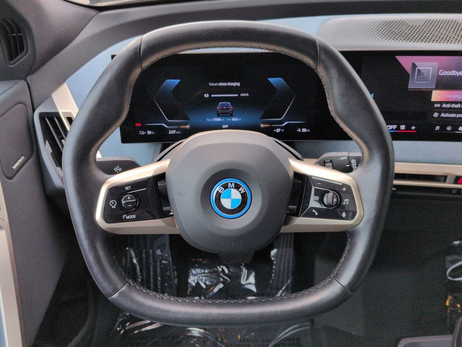 Used 2024 BMW iX xDrive50 w/ Premium Package AWD/4WD image 24