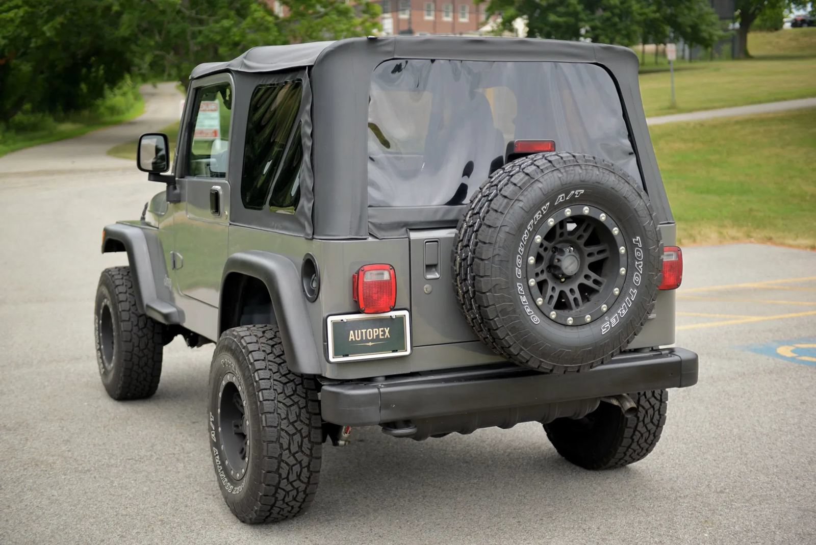 Used 2004 Jeep Wrangler 4WD w/ 30" Tire & Wheel Group image 31