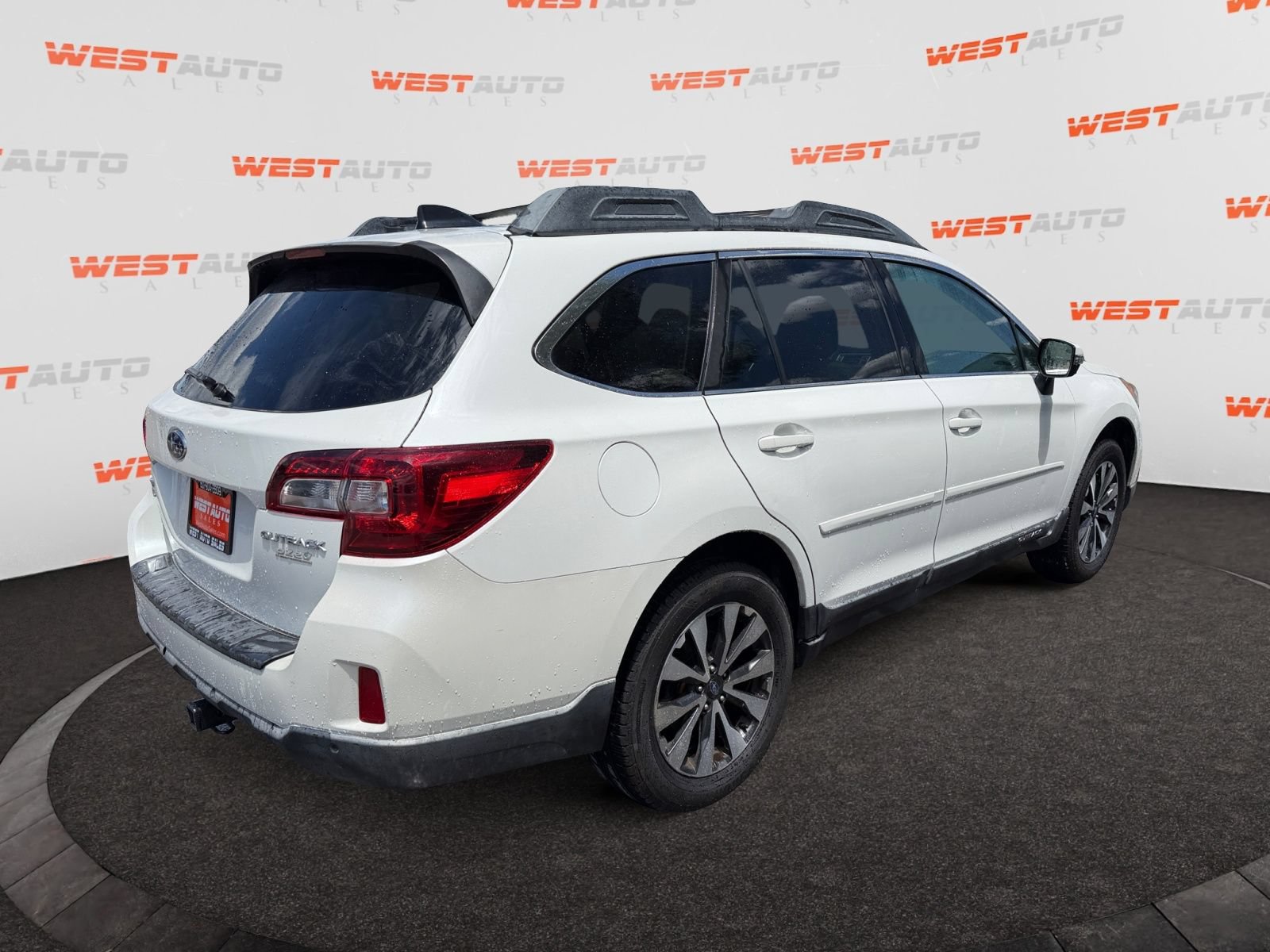 Used 2017 Subaru Outback 2.5i Limited AWD/4WD image 5