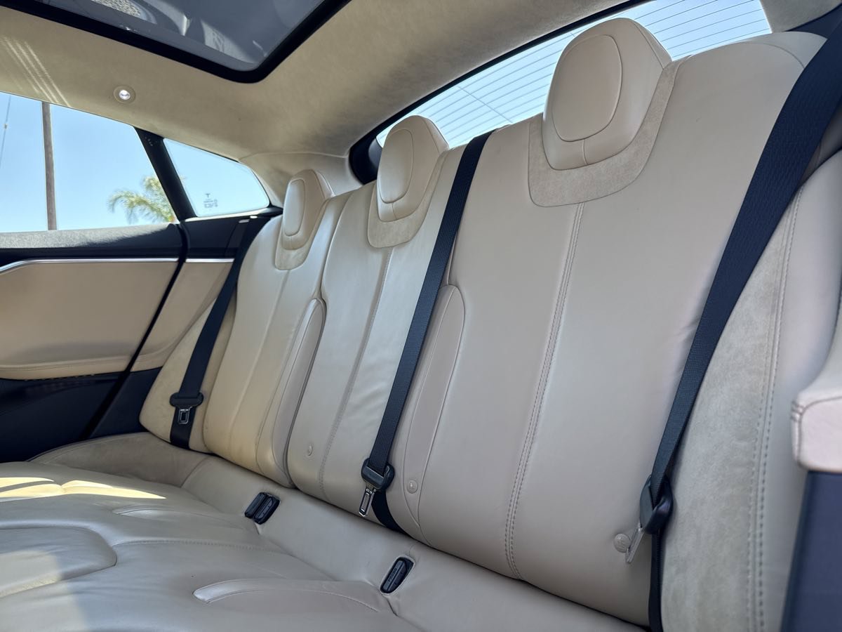 Used 2012 Tesla Model S Performance RWD image 13