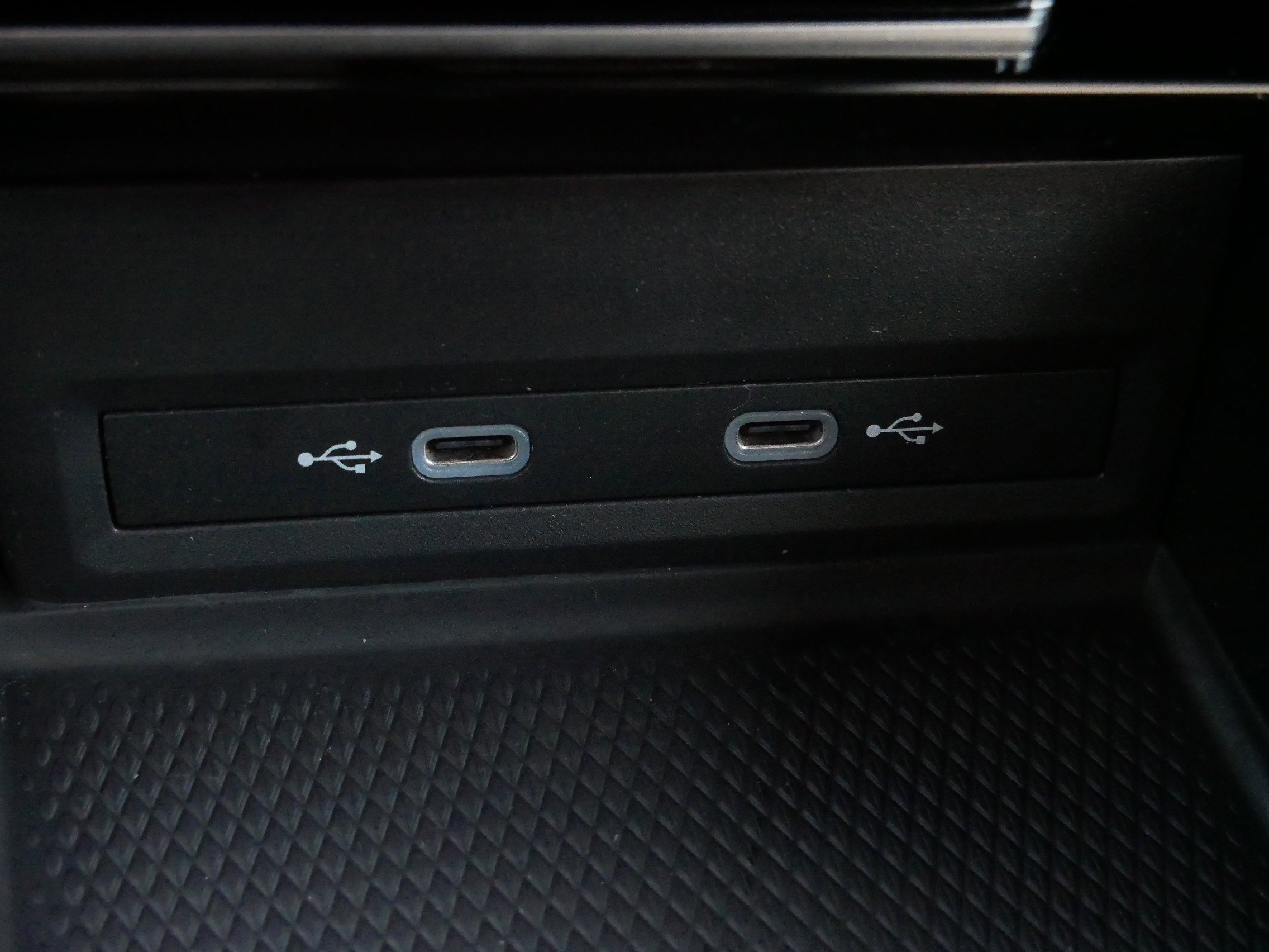 Used 2024 Volkswagen Atlas Cross Sport SEL R-Line image 29