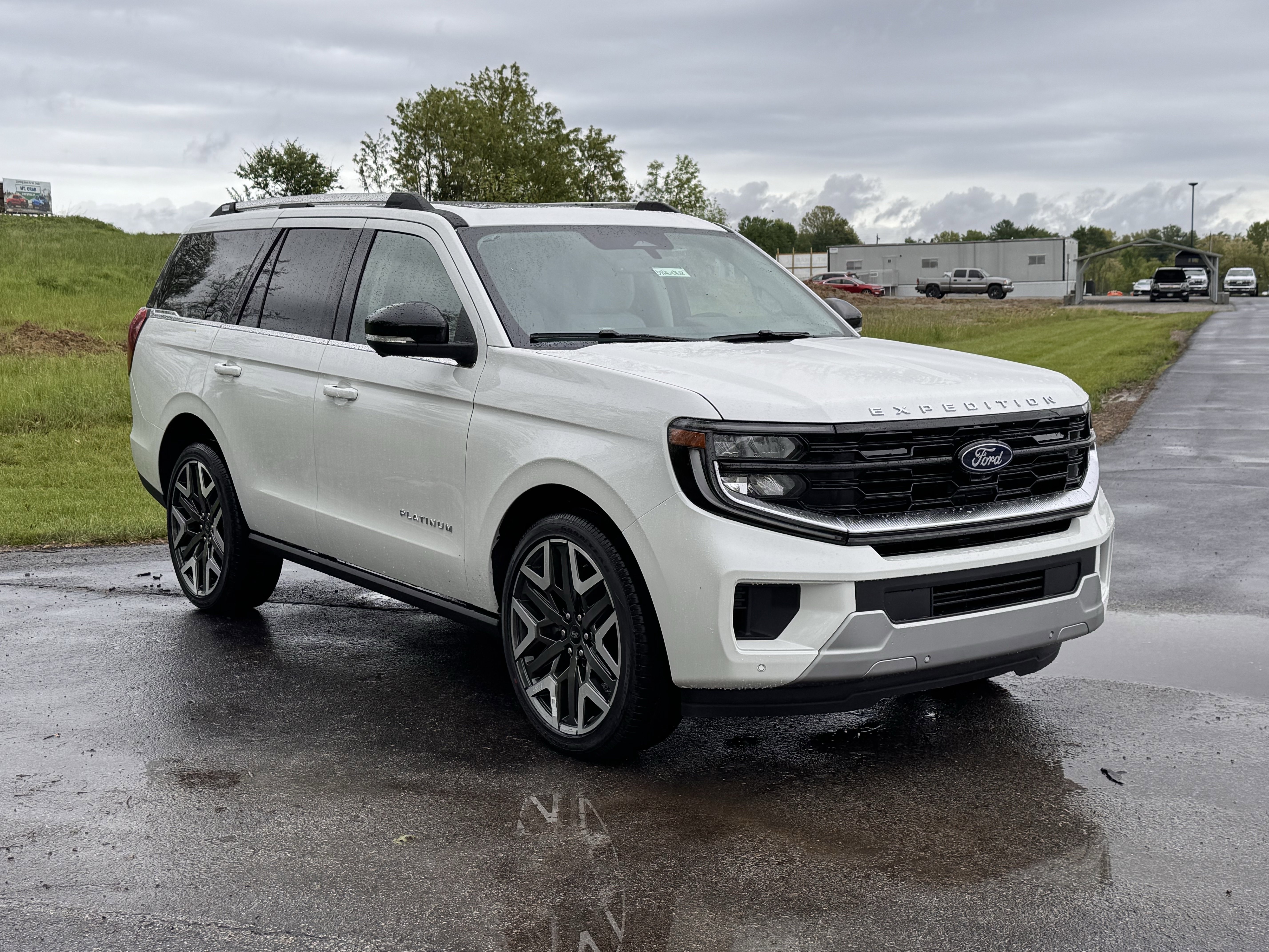 New 2026 Ford Expedition Platinum w/ Platinum Ultimate Package AWD/4WD image 2
