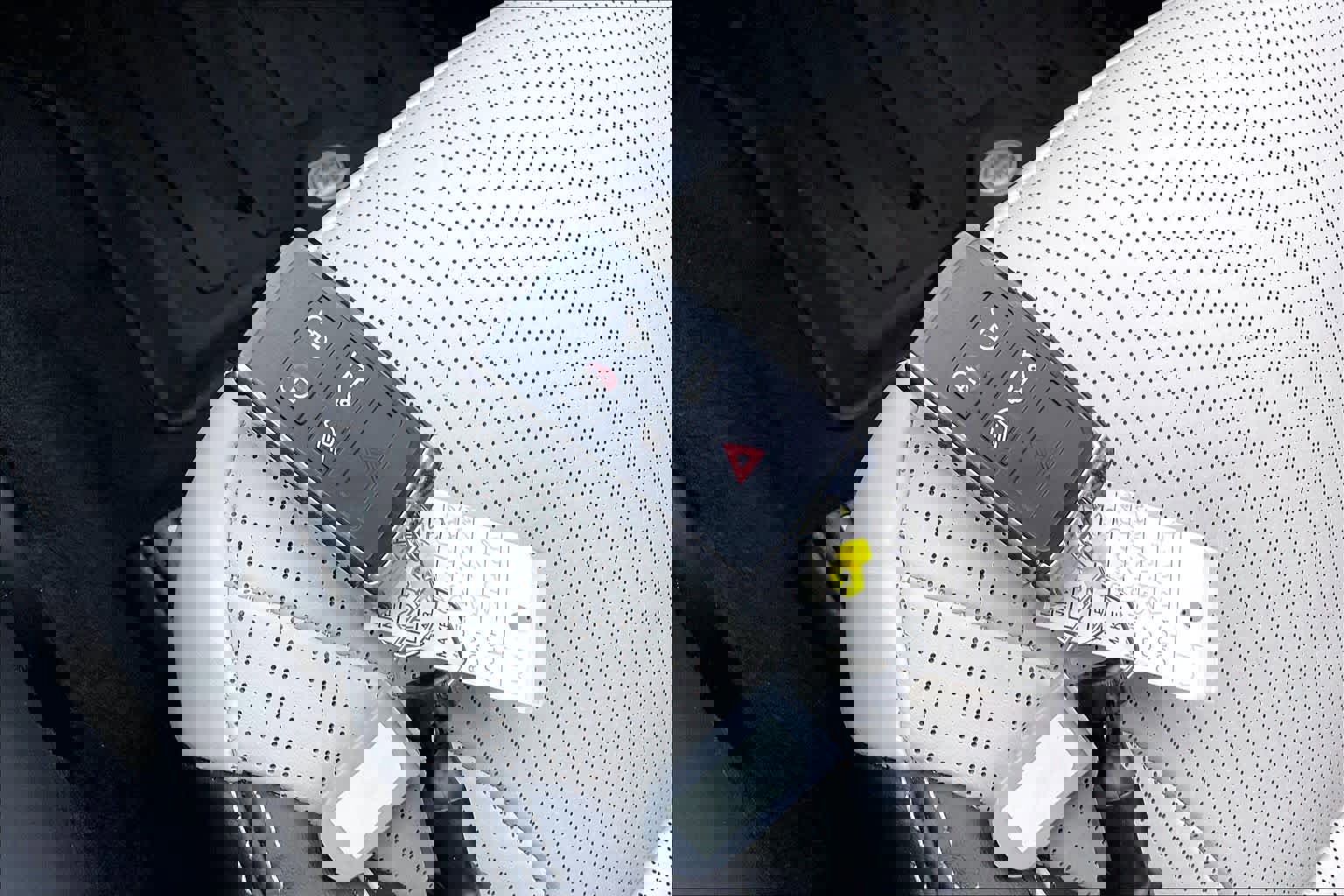 Used 2023 Land Rover Discovery Metropolitan Edition AWD/4WD image 15