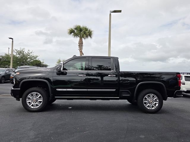 Used 2024 Chevrolet Silverado 2500 High Country w/ High Country Premium Package image 3