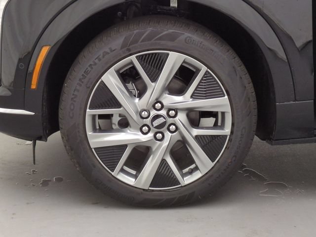 New 2027 Cadillac Optiq Luxury w/ LPO, Floor Liner Package AWD/4WD image 29
