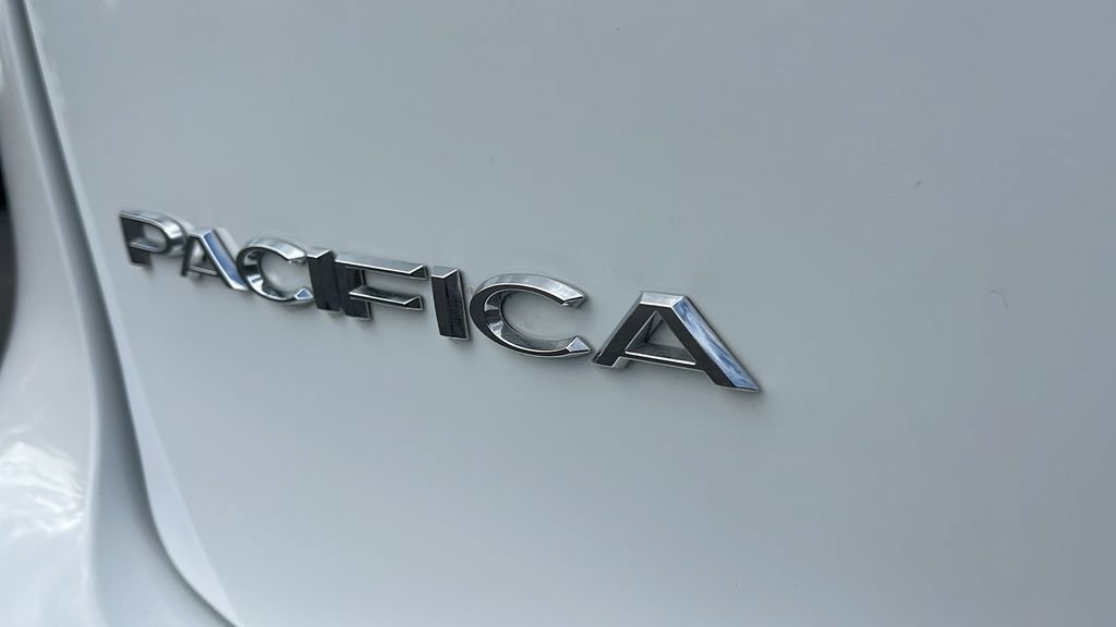 Used 2026 Chrysler Pacifica Select FWD image 8