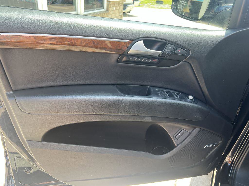 Used 2013 Audi Q7 TDI Premium Plus w/ Premium Plus Pkg image 16