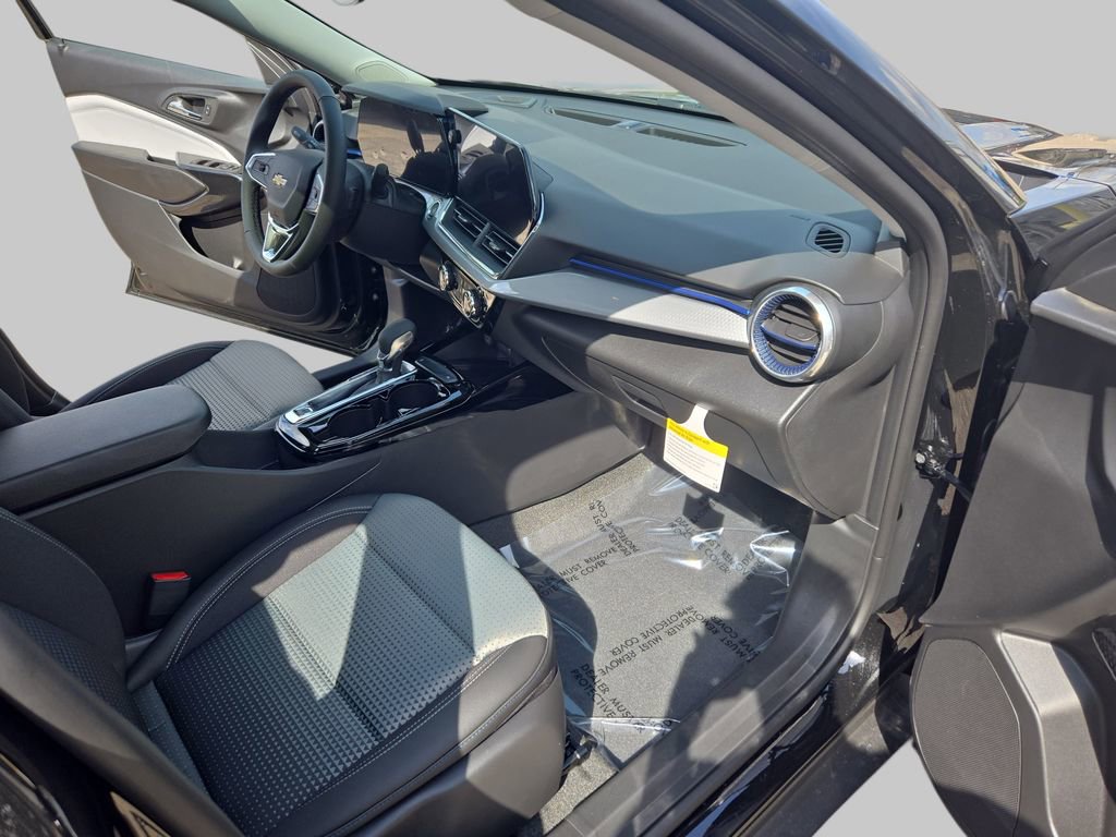 New 2026 Chevrolet Trax LT FWD image 10
