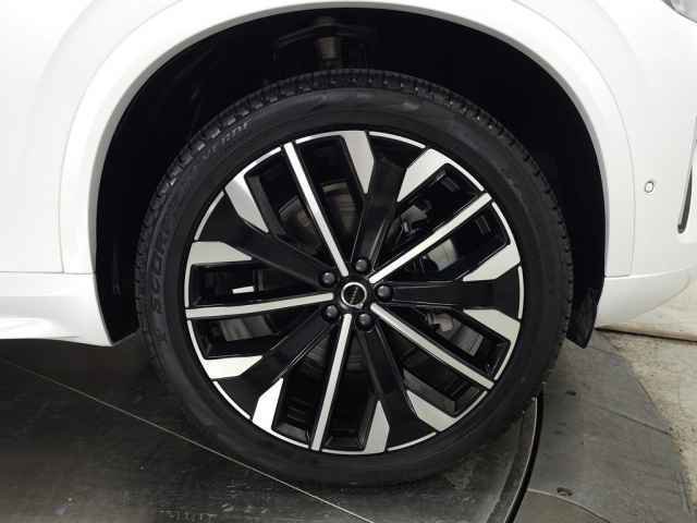 Used 2025 Volvo XC90 B6 Plus AWD/4WD image 13