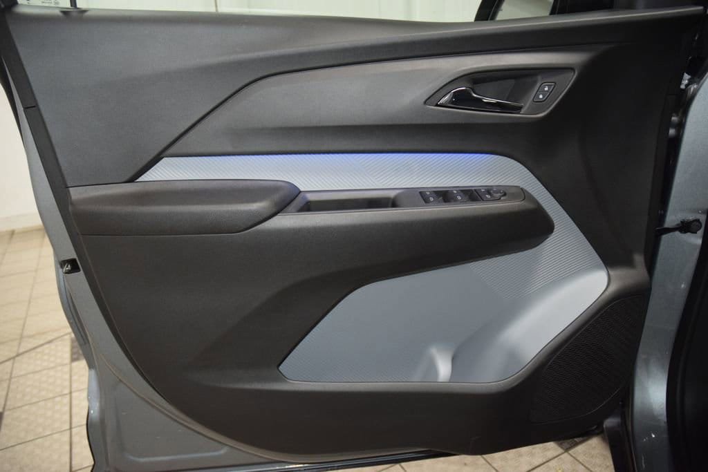 New 2027 Chevrolet Bolt RS w/ Technology Package FWD image 44