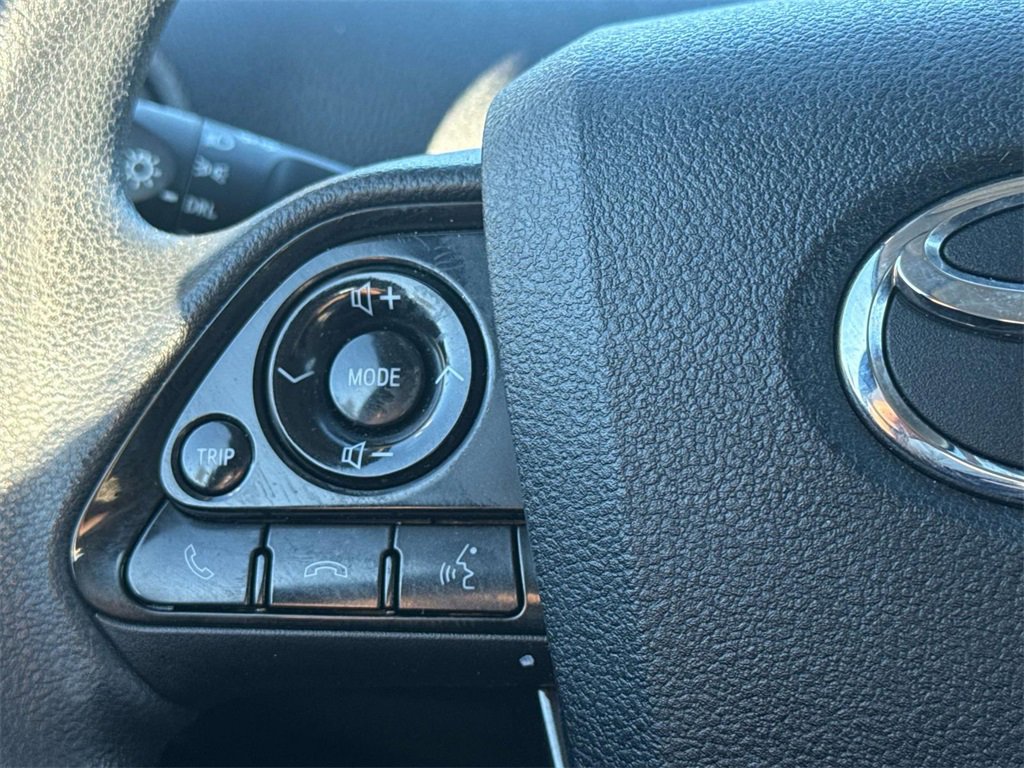 Certified 2020 Toyota Prius L Eco image 12
