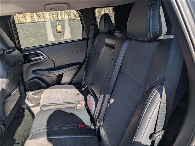 Used 2024 Mitsubishi Outlander SE image 23