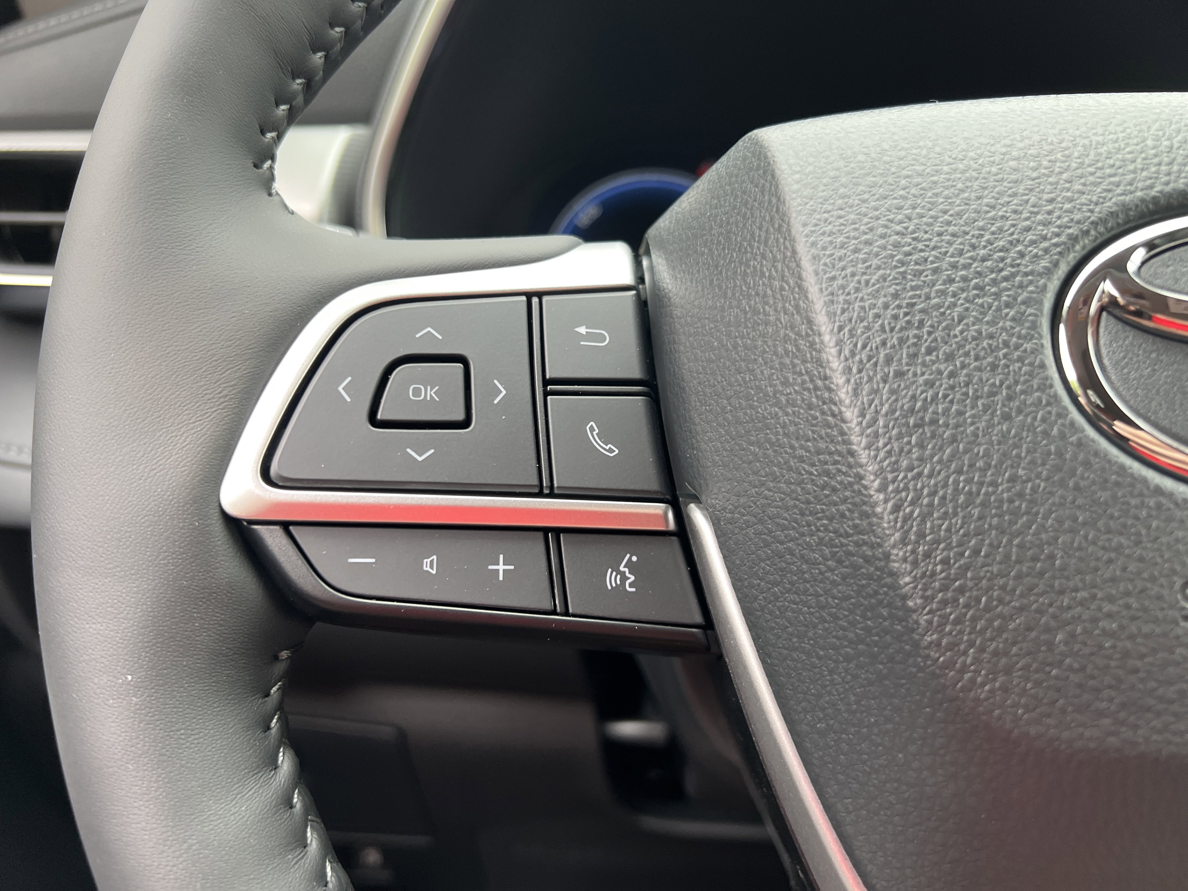 New 2026 Toyota Highlander Platinum AWD/4WD image 14