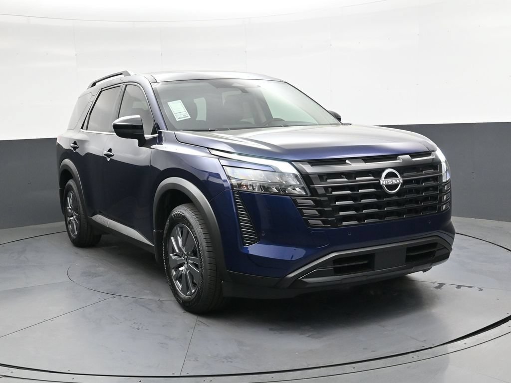 Certified 2026 Nissan Pathfinder SV w/ SV Premium Package FWD image 2