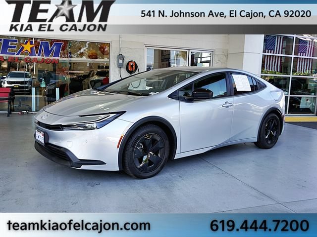 Used 2025 Toyota Prius LE FWD image 5