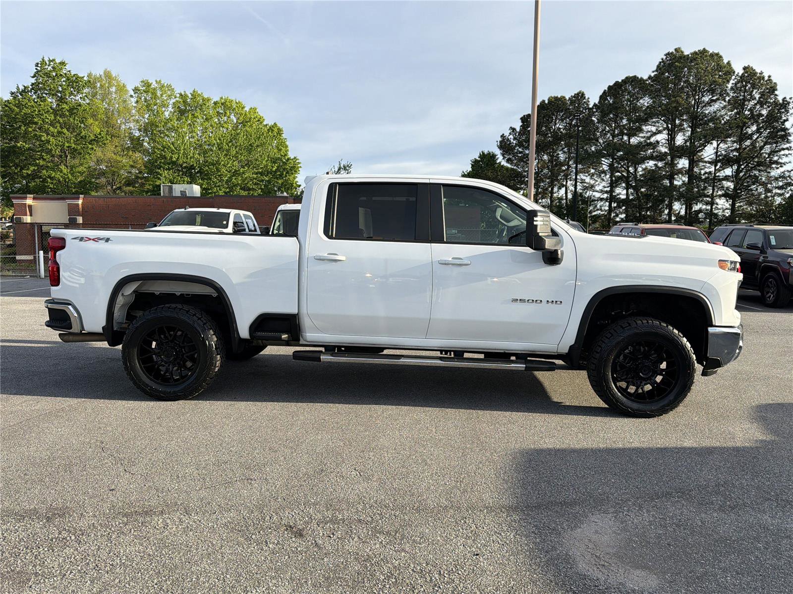 Used 2025 Chevrolet Silverado 2500 LT w/ Convenience Package AWD/4WD image 5
