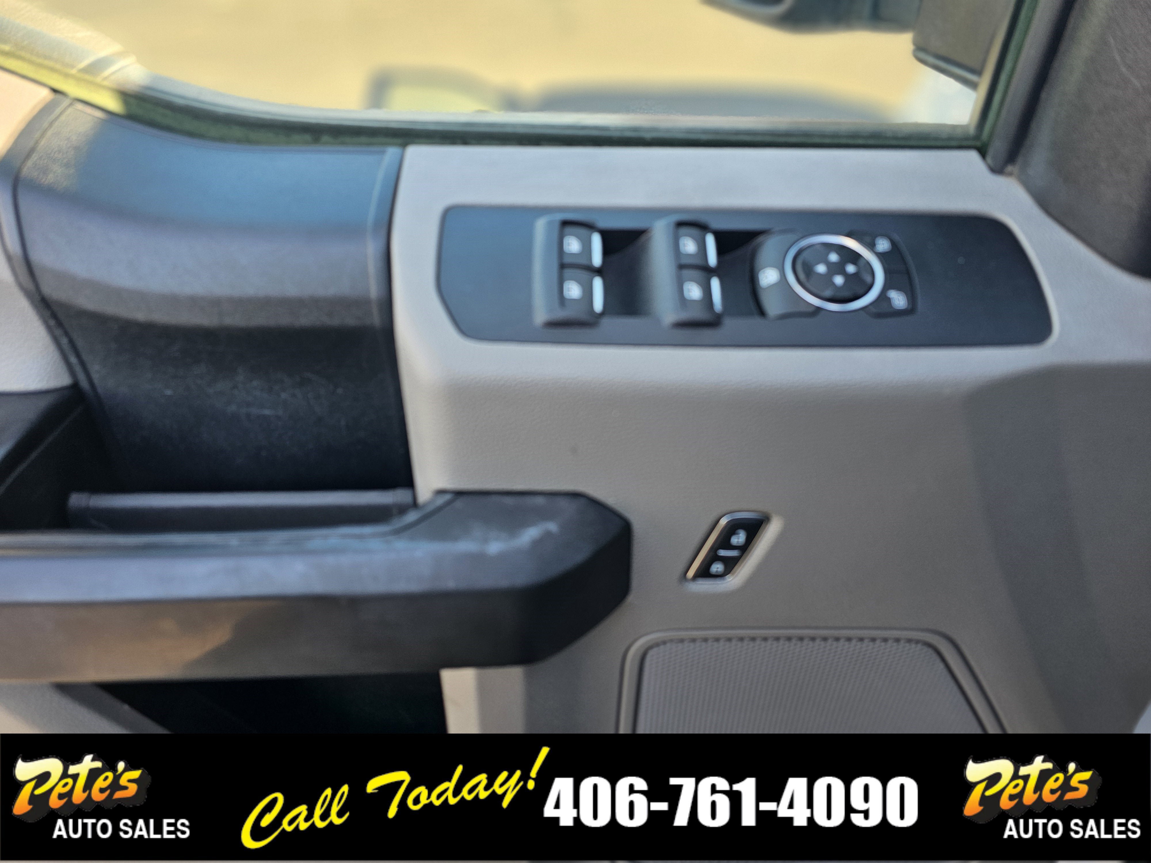 Used 2017 Ford F250 XL w/ Power Equipment Group image 19